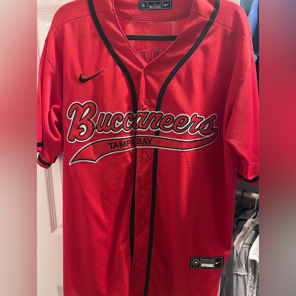 Tampa Bay Buccaneers Red MLB Jersey (Mike Evan’s)